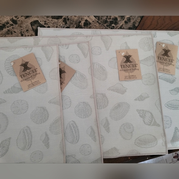 4 Matching Sea Shell Place Matts - Picture 4 of 7